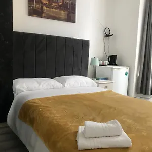  Homestay Double Location